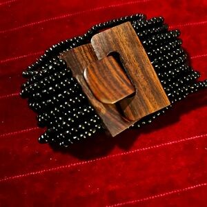 Wooden Buckle Black Beaded Bracelet